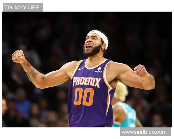 哈利伯顿灵动突破防线超远三分精准命中展现绝佳投篮能力