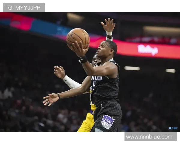 湖人里夫斯周三接受了核磁检查，结果显示并无明显损伤